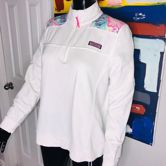 Vineyard Vines Floral Shoulder Fleece - Picture 3 of 8